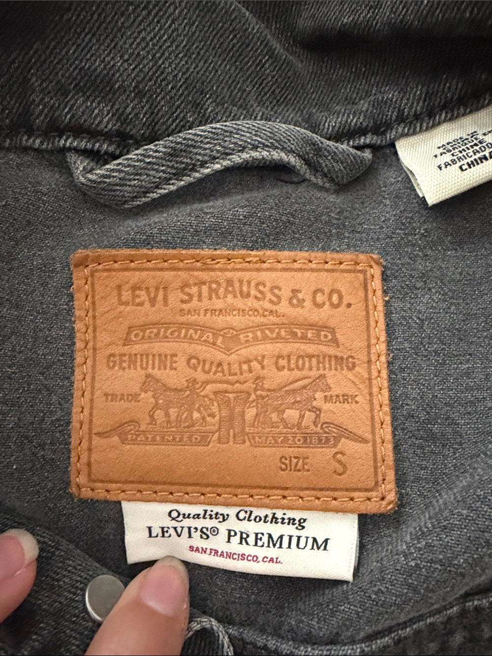 Levi’s trucker Jacket - Picture 2 of 2